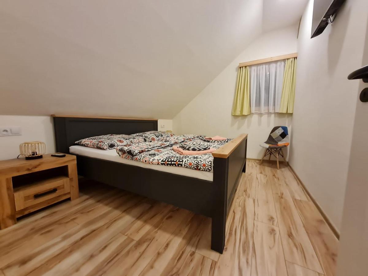 Apartman Konirna Харачов Екстериор снимка